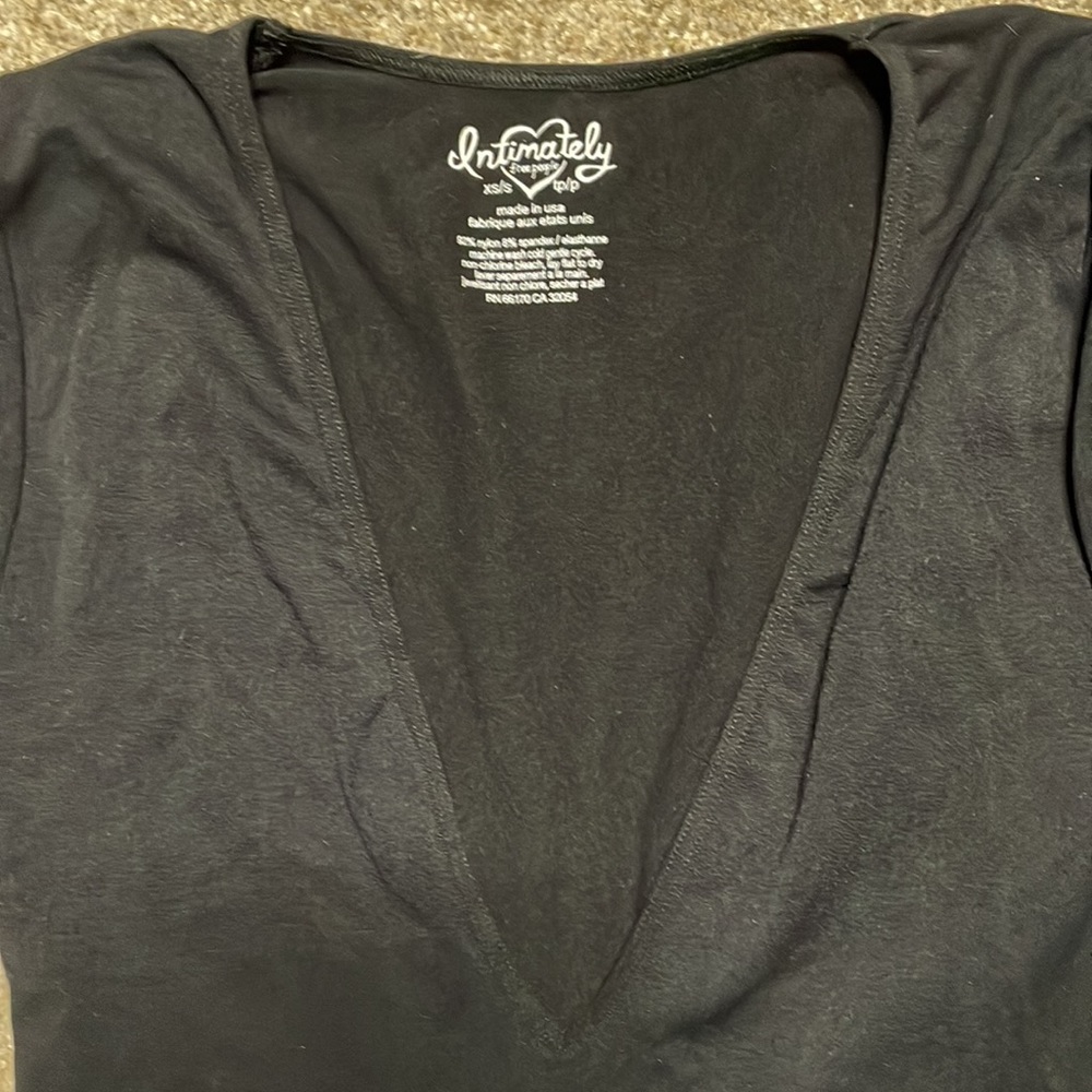 Free People Intimately Seamless Plunging V-Neck Ling Sleeve Top Black XS/S NEW - Picture 4 of 5